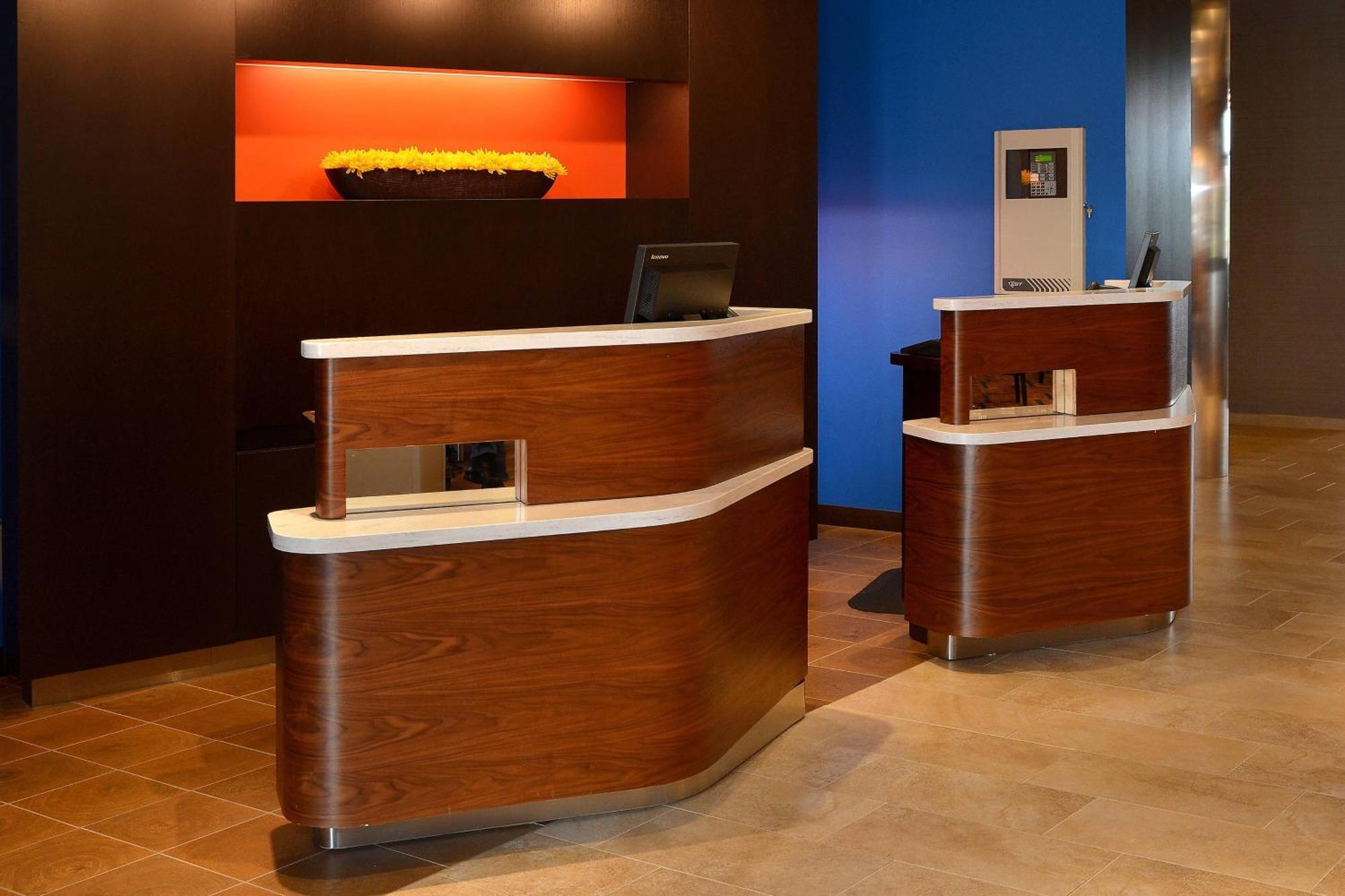 Courtyard By Marriott Youngstown Canfield Εξωτερικό φωτογραφία