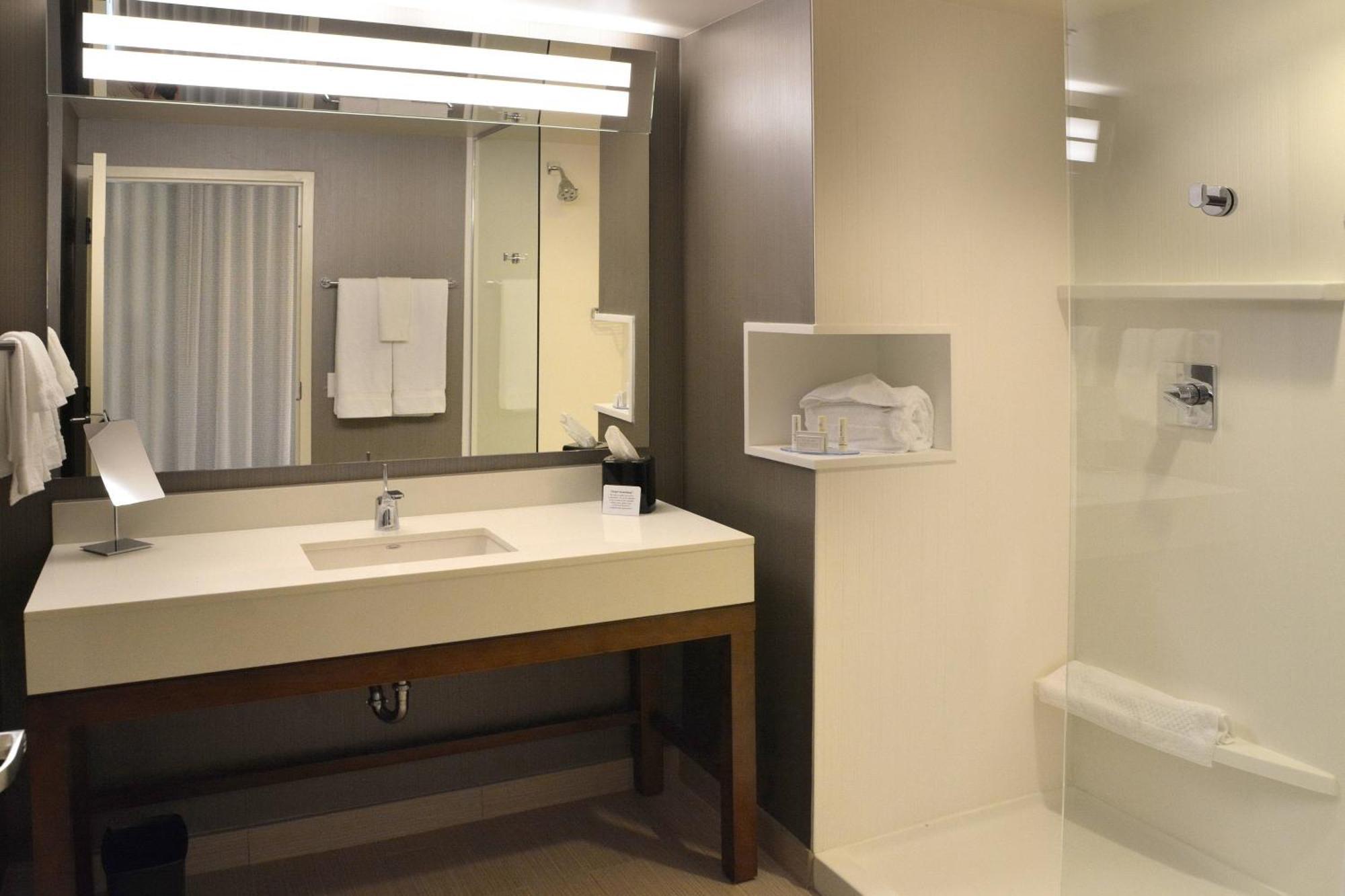 Courtyard By Marriott Youngstown Canfield Εξωτερικό φωτογραφία